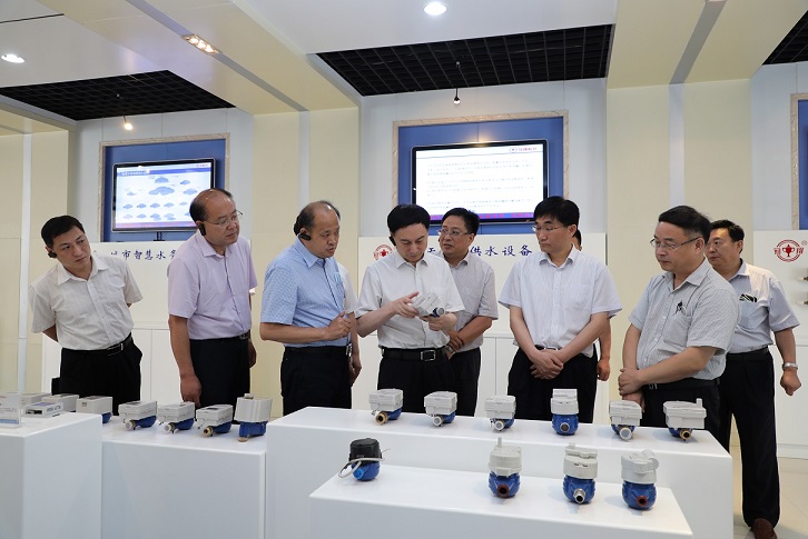 參加山東省水表（熱量表）產(chǎn)業(yè)聯(lián)盟成立活動的領導蒞臨冠翔科技視察調研